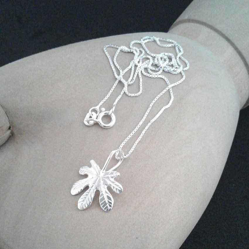 Colar Folha P Embaúba