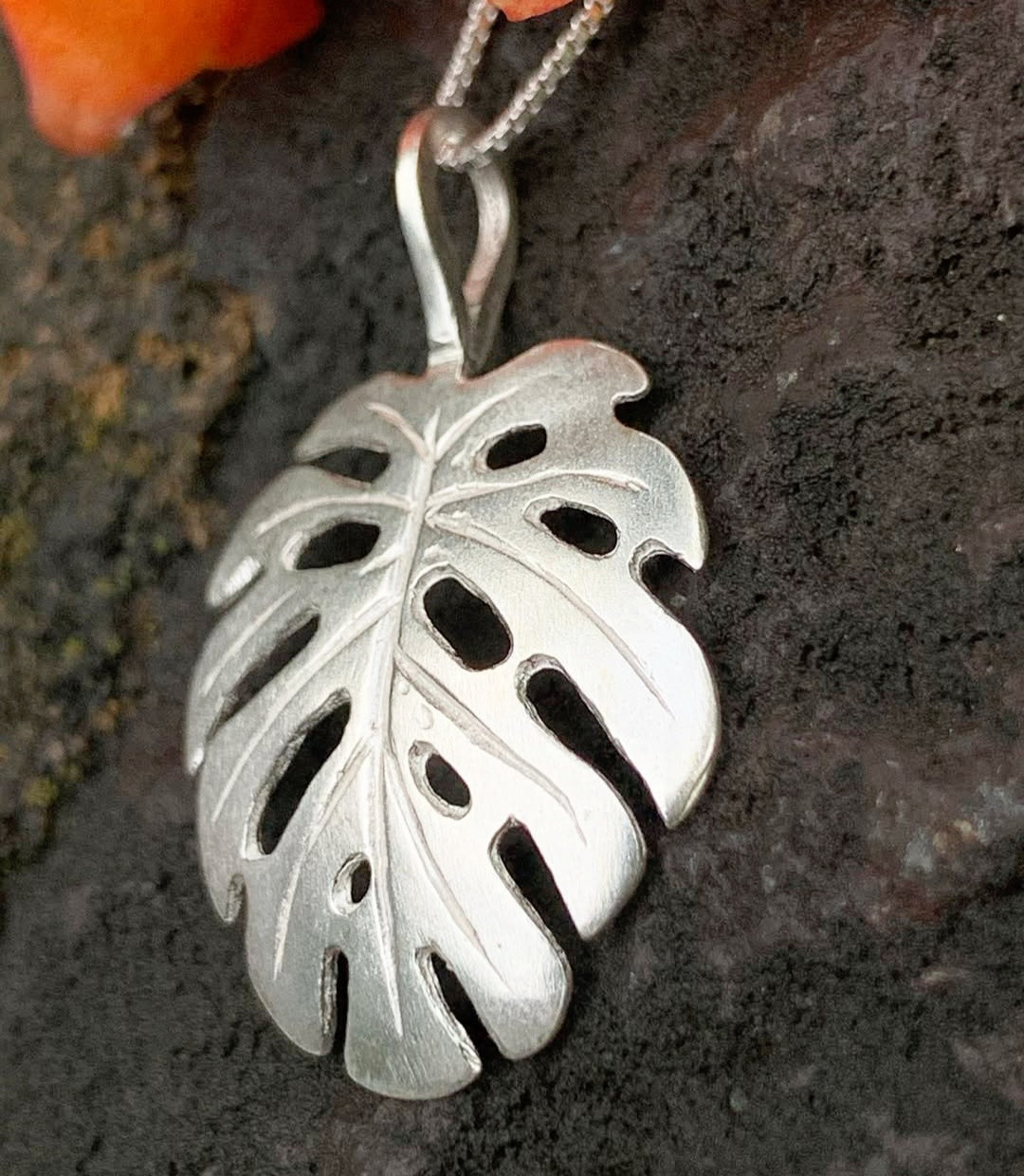 Pingente Folha G Adão