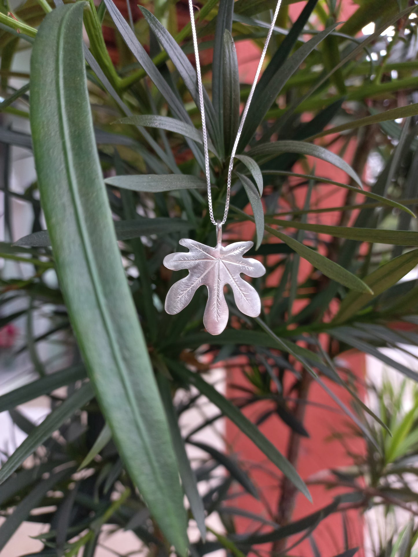 Colar Folha G Embaúba